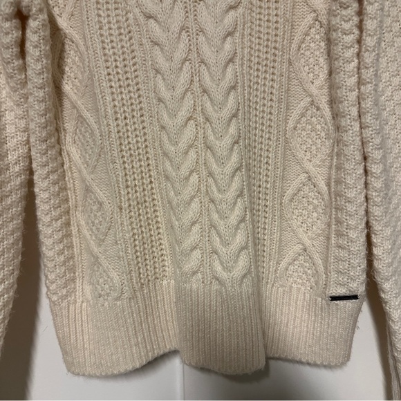 Abercrombie & Fitch Cream Cable Knit Mock Neck Sweater Size Small - Picture 4 of 8